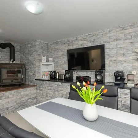 Ivandvor In Split By Guide Radosic (Sinj)