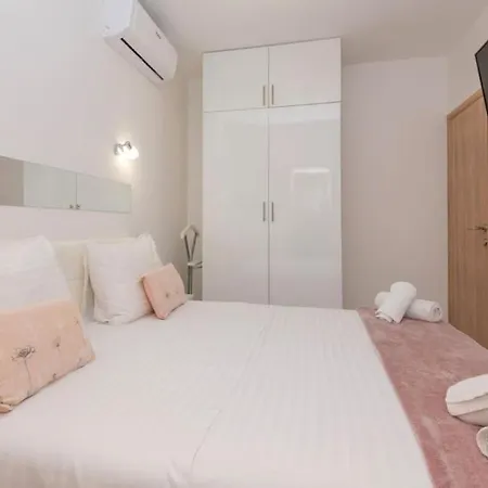 Ivandvor In Split By Guide Vila Radosic (Sinj)