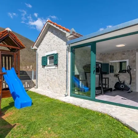 Ivandvor In Split By Guide Vila Radosic (Sinj)