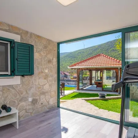 Ivandvor In Split By Guide Vila Radosic (Sinj)