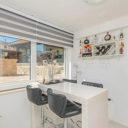 Vila Ivandvor In Split By Guide Radosic (Sinj)