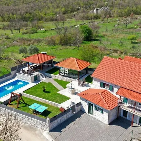 Ivandvor In Split By Guide Vila